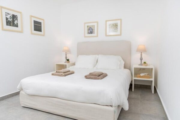 gk_furniture_ksenodoxeio_613