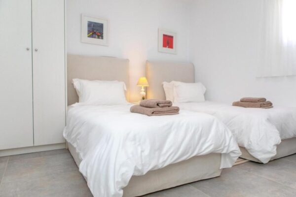 gk_furniture_ksenodoxeio_615